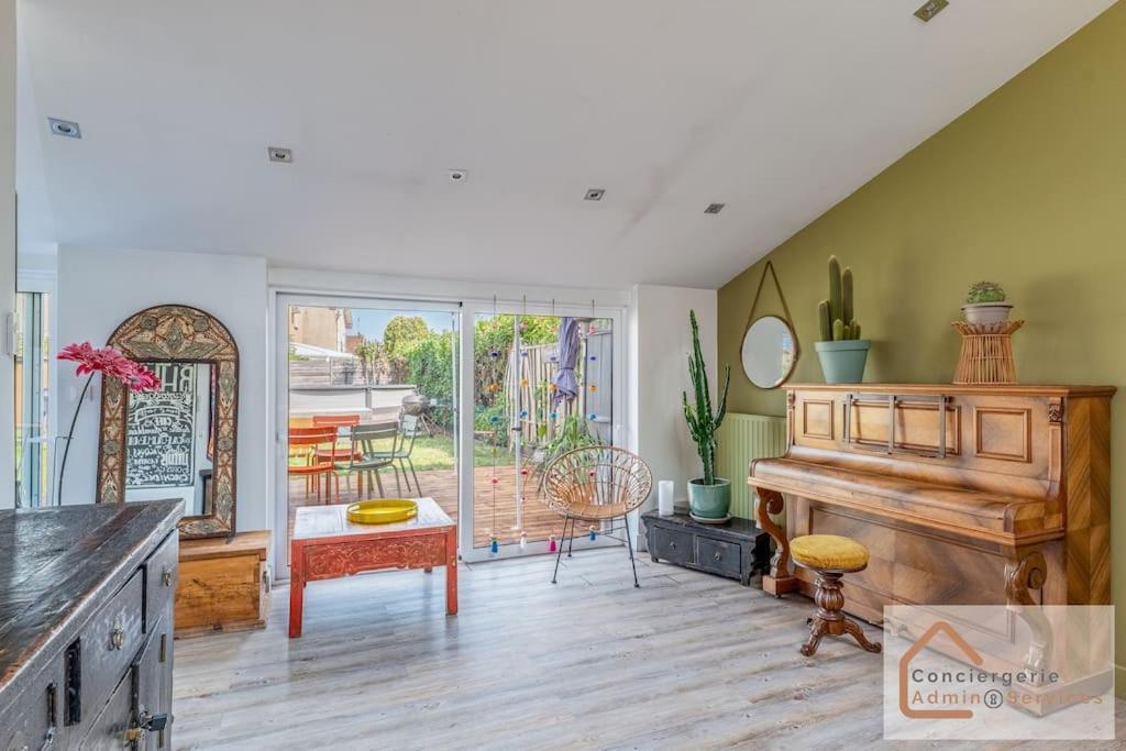 Maison A Lyon Parilly Avec Piscine, Jardin, Parking Prive & Proche Eurexpo Vénissieux المظهر الخارجي الصورة